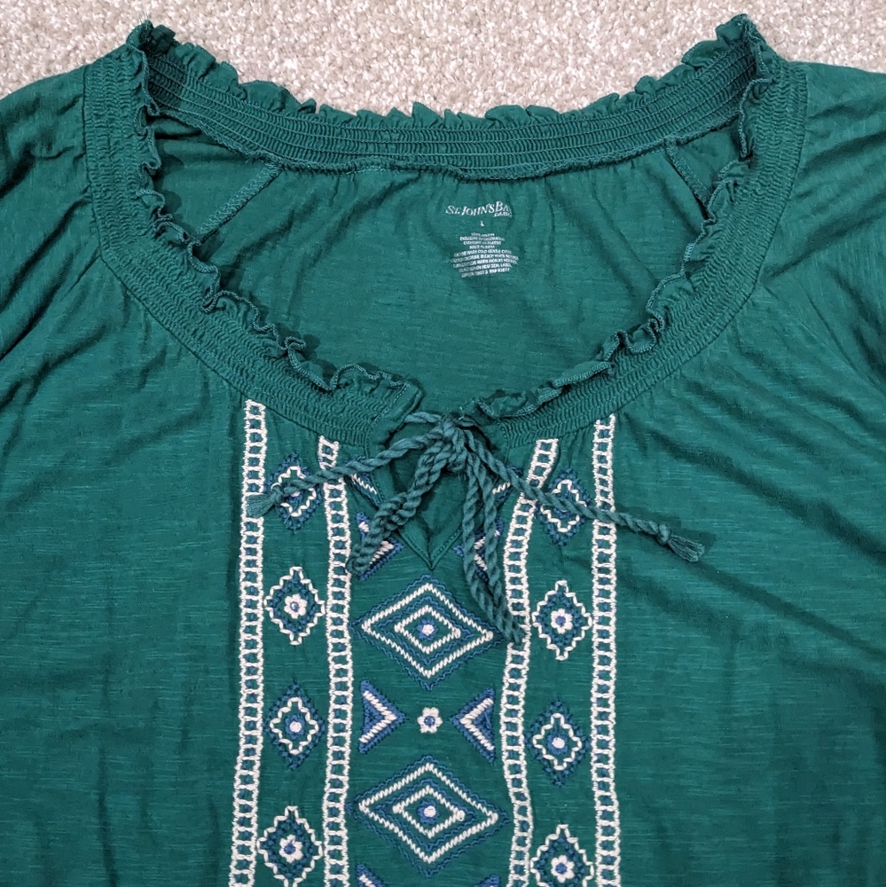 SOLD- St John's Bay 100% cotton embroidered short sleeve peasant blouse - Picture 3 of 11